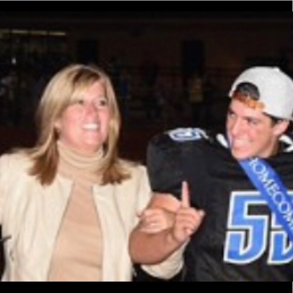 Meet your Posher, Bella Once More: Pre-Love items - Picture 2 of 14